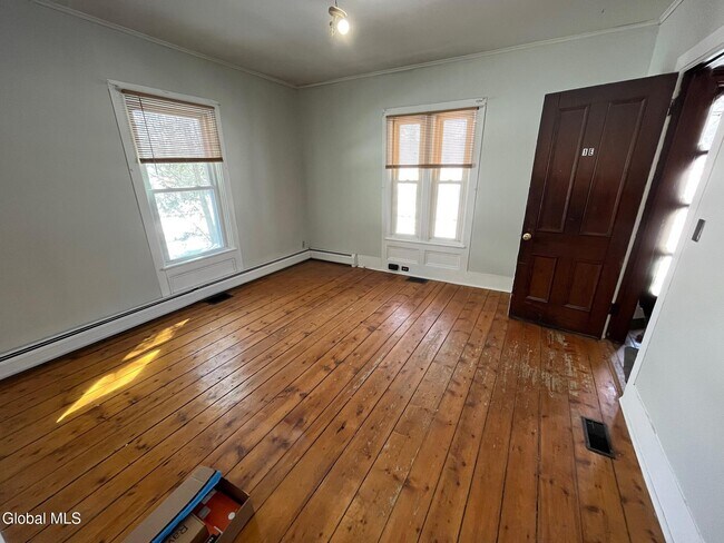 Building Photo - 372 NY-43