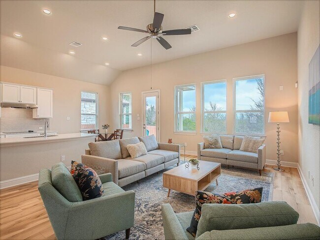 Building Photo - 1220 Highland Ridge Rd