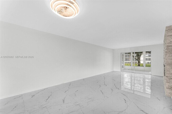 Building Photo - 2303 Lucaya Ln