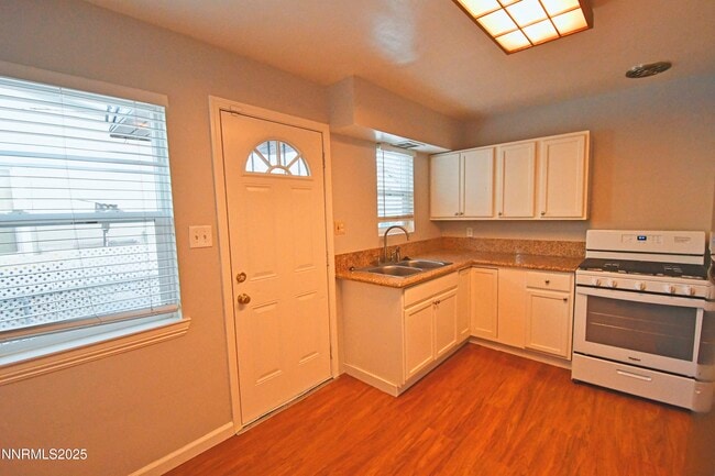 Building Photo - 1607 H St