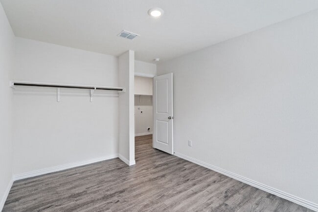 Building Photo - 1153 Magnolia St