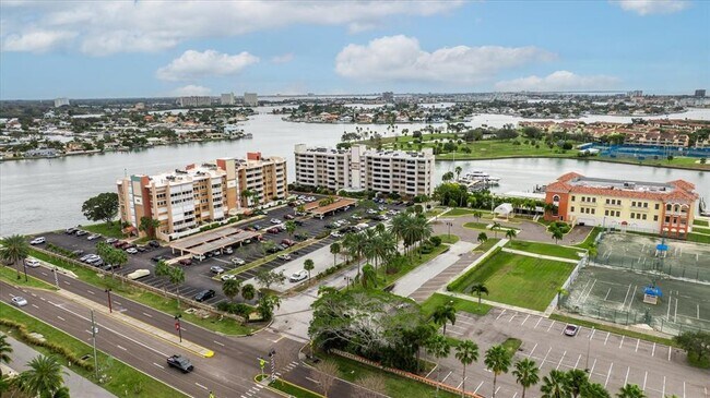 Building Photo - 450 Treasure Island Causeway