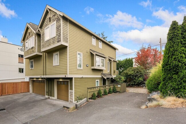 Building Photo - 2717B E Yesler Wy