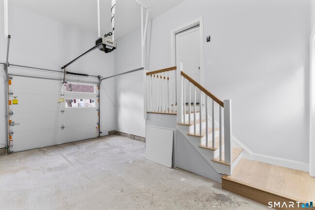 Building Photo - 183 Vesper St