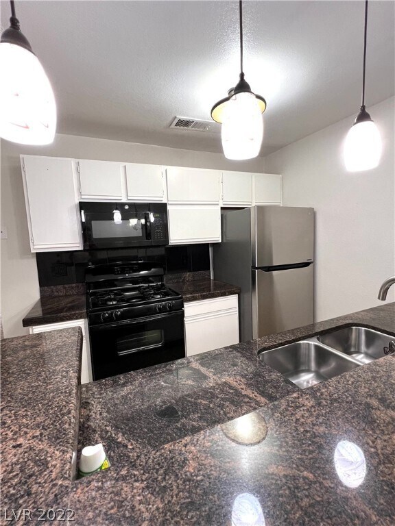 Building Photo - 2200 S Fort Apache Rd