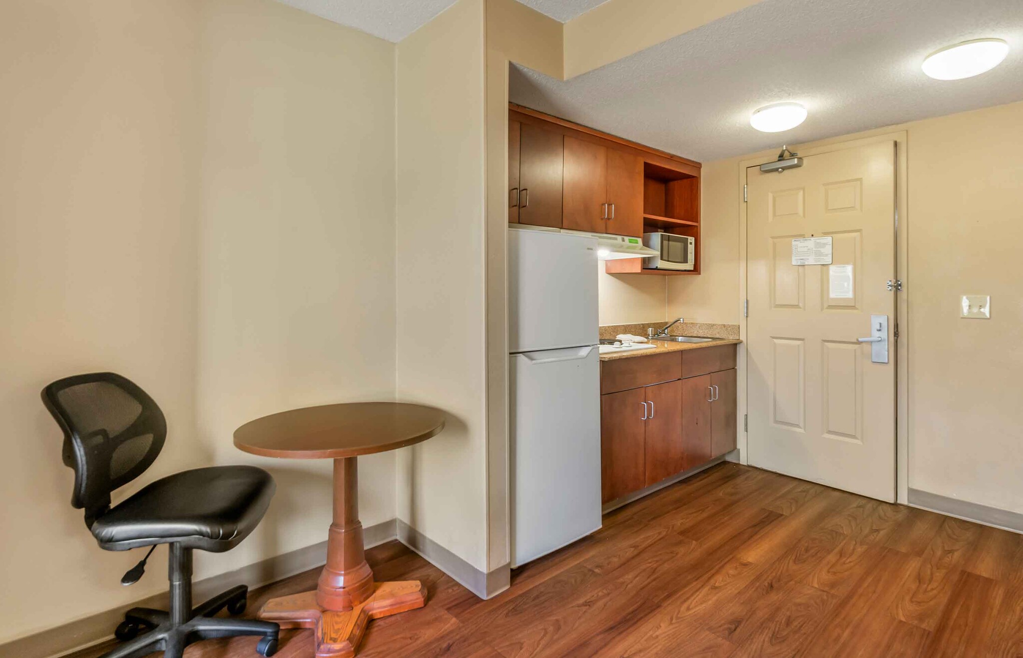 Building Photo - Furnished Studio-Chesapeake - Greenbrier C...