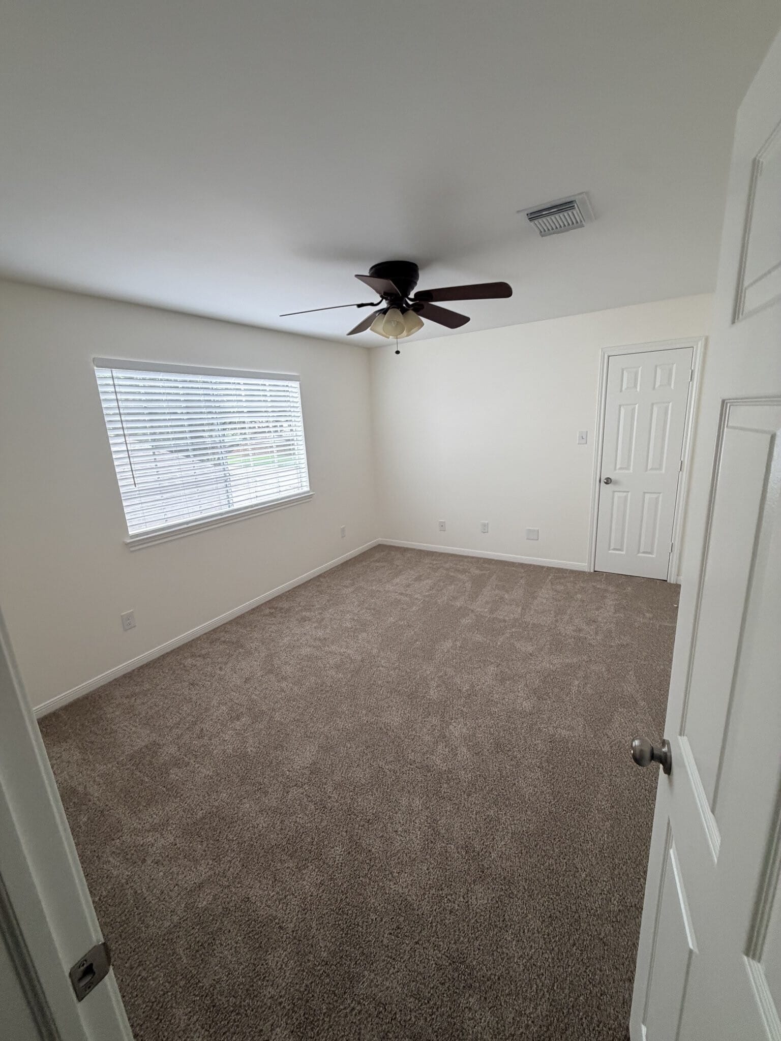 Building Photo - 2201 Summer Reef Dr