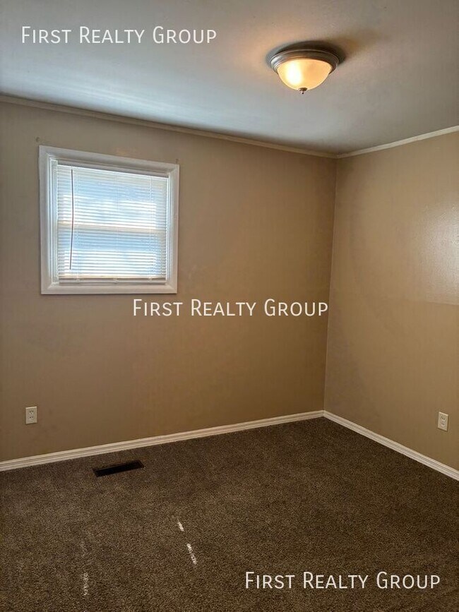 Building Photo - 27 Stadia Dr