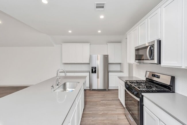 Building Photo - 1111 Pk Crst Dr