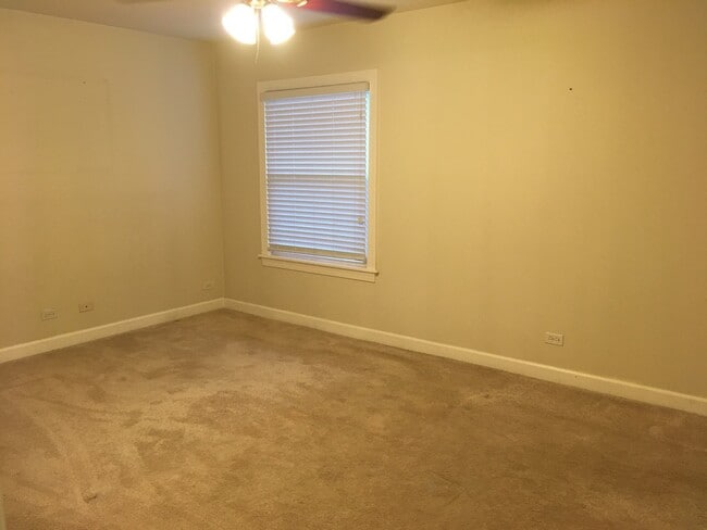 Building Photo - 1722 Ranchview Dr