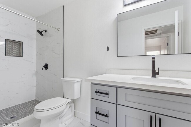 Building Photo - 5121 S Lindell Rd