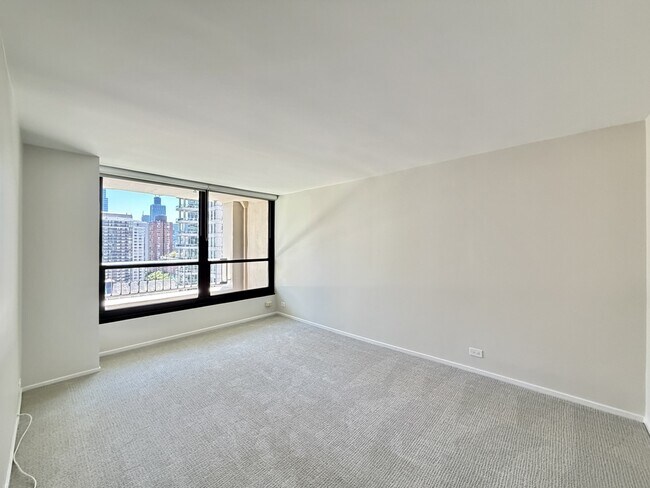 Building Photo - 1030 N State St