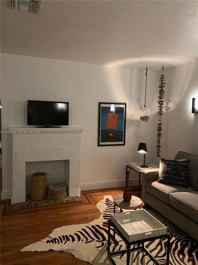 Building Photo - 1524 Euclid Ave