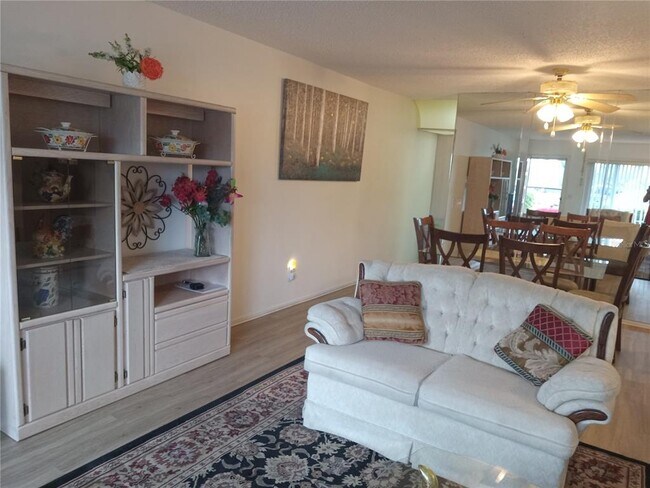 Building Photo - 2467 Finlandia Ln