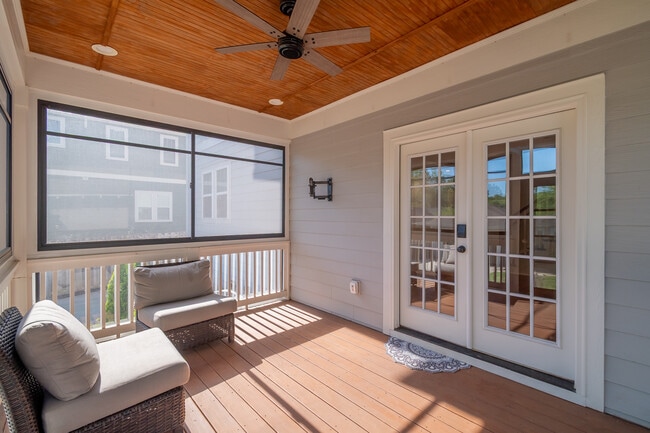 Building Photo - 1005 State St