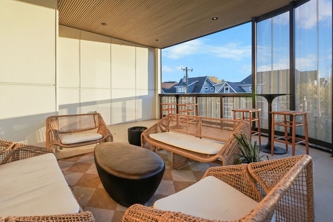 Building Photo - 500 Merritt Ave