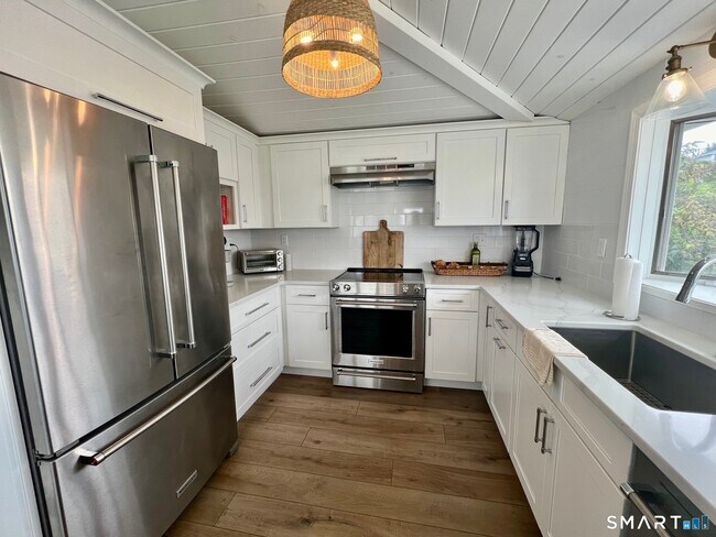 Building Photo - 672 Mulberry Point Rd