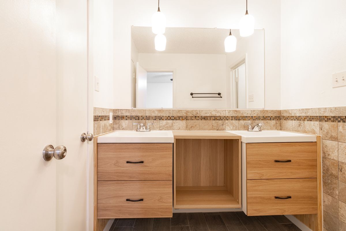 Building Photo - 706 Ramble Ln