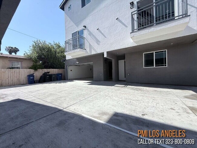 Building Photo - 1731 E 68th St