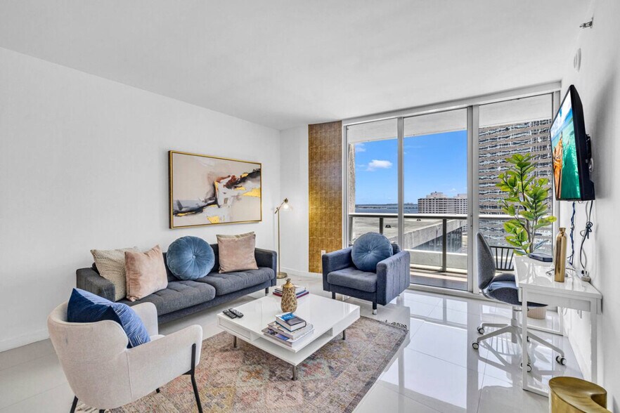 Building Photo - 481 Brickell Ave