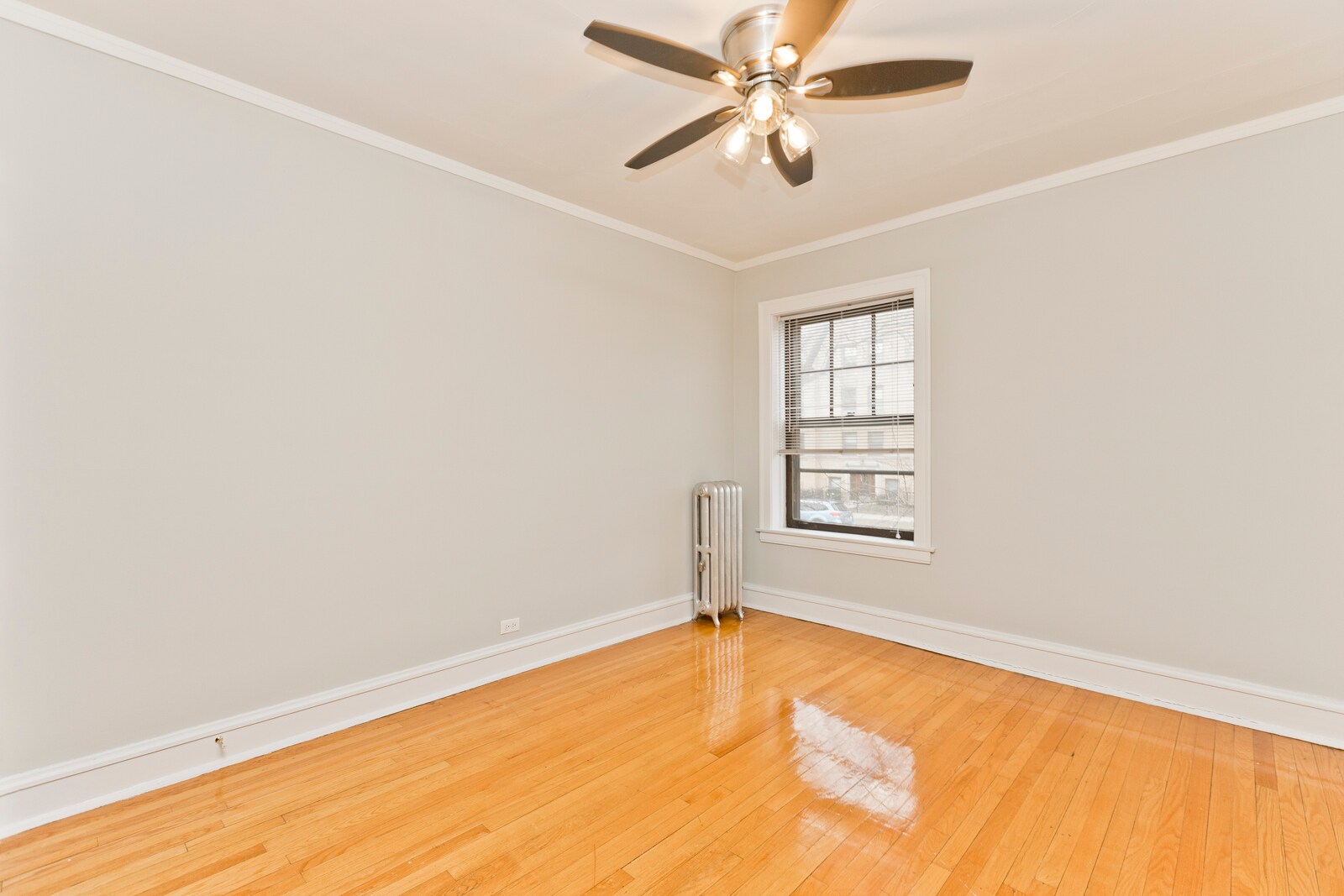 Building Photo - 5075 N Wolcott Ave
