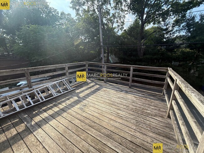 Building Photo - 1755 Beacon St