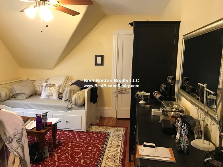 Building Photo - 21 Chandler St