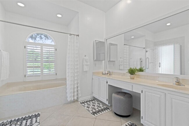 Building Photo - 11774 Longshore Way W