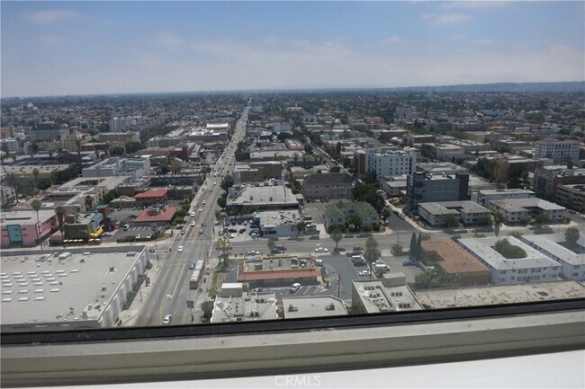 Building Photo - 3810 Wilshire Blvd