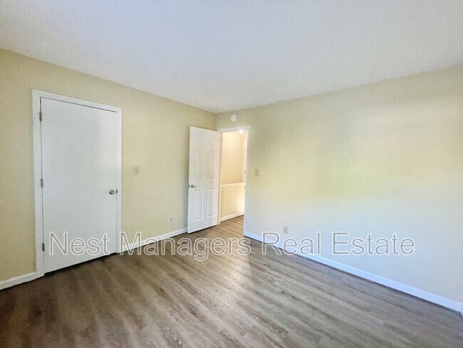 Building Photo - 5842 Aftonshire Dr