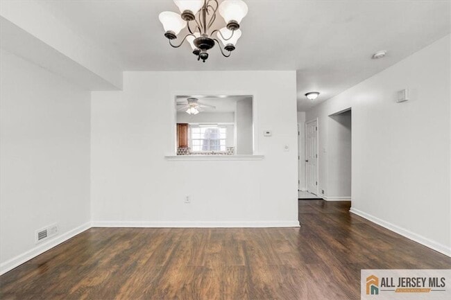 Building Photo - 715 Darlington Dr