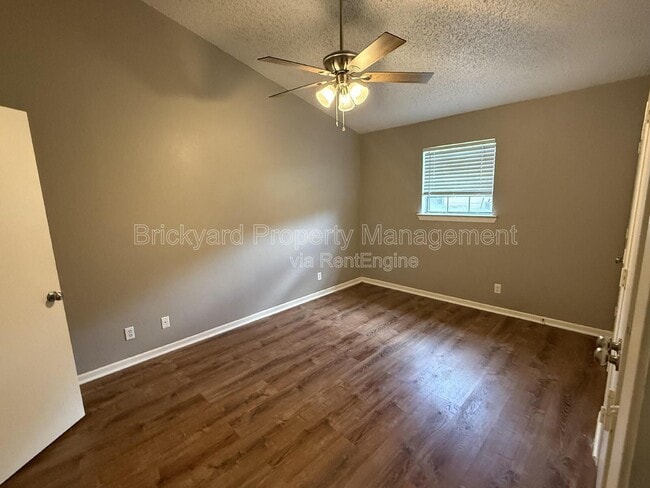 Building Photo - 3007 Monroe St