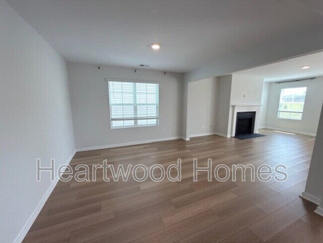 Building Photo - 406 Eclipse Ln