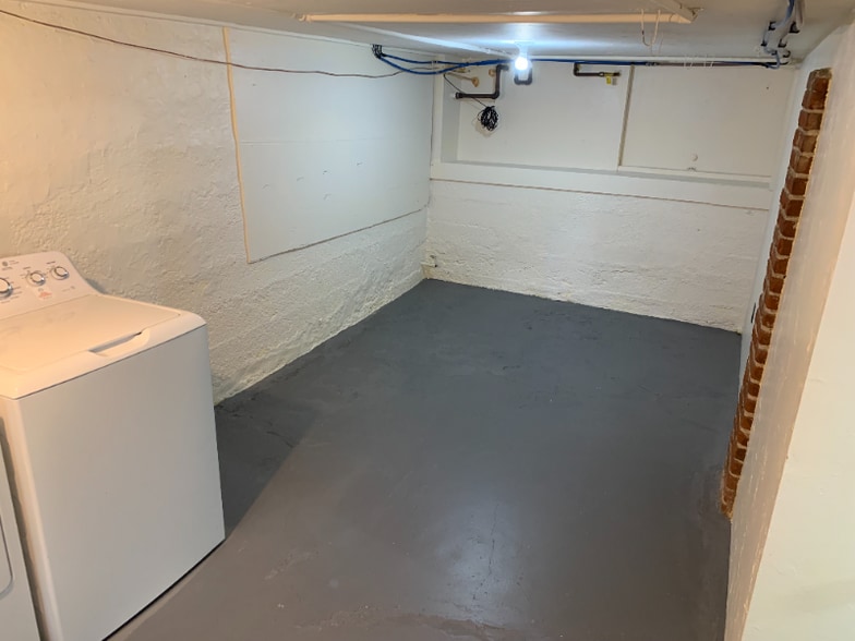 Building Photo - 3321 W 30th Ave