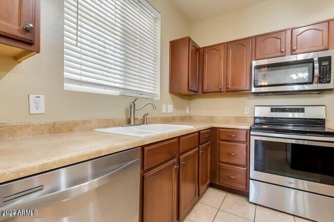 Building Photo - 4750 E Thunderheart Trail