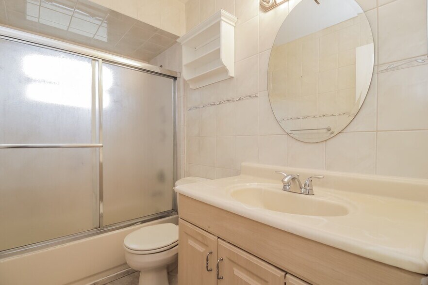 Building Photo - 13900 Lena St