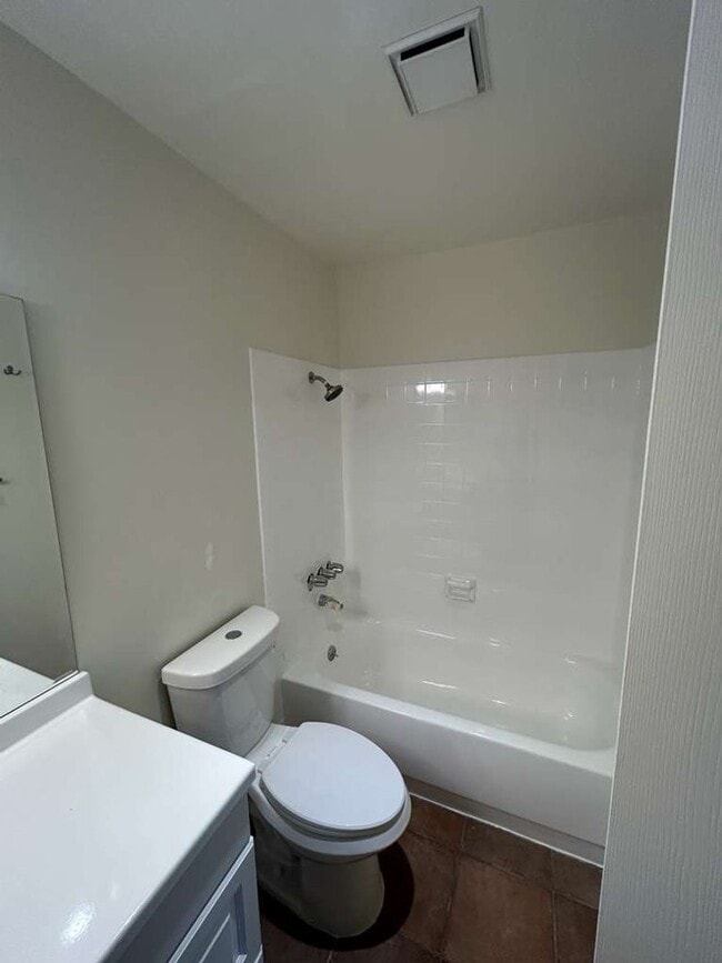 Building Photo - Upgraded 2 Bedroom 2 Bath Condo, Available Now! MOVE IN SPECIAL $1,000 OFF 1ST MONTHS RENT