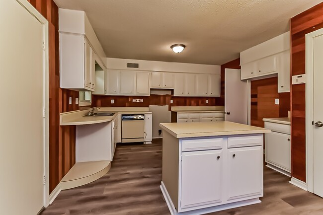 Building Photo - 3869 Caravel Dr