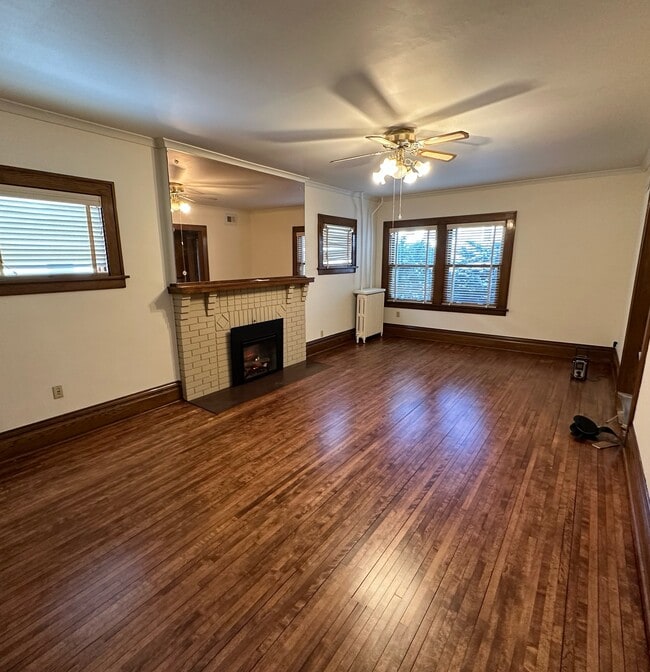 Building Photo - 705 2nd St NW