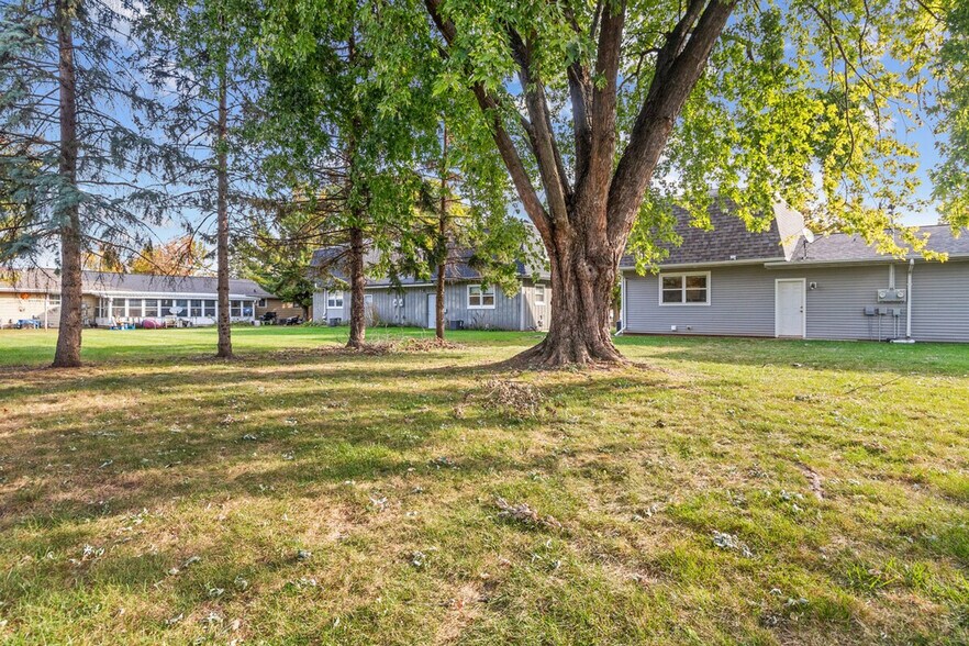 Building Photo - 1800 E Northland Ave