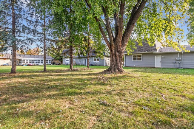 Building Photo - 1800 E Northland Ave