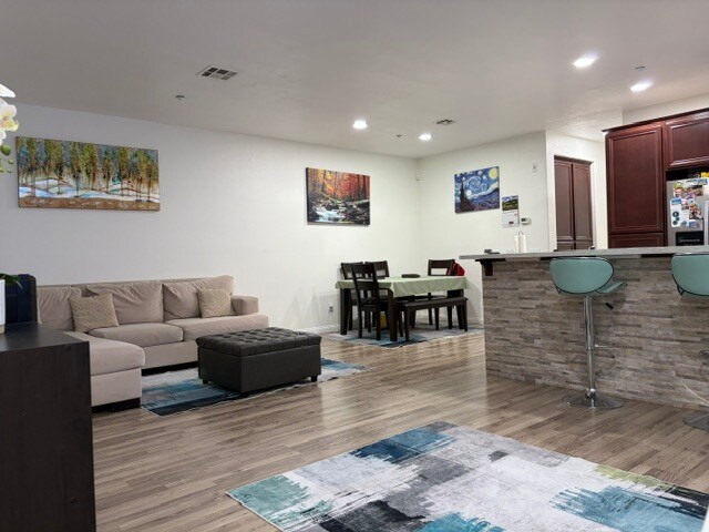 Building Photo - 5084 Plaza Promenade