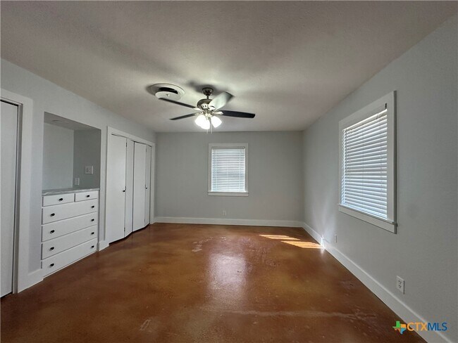 Building Photo - 1313 Fieldcrest