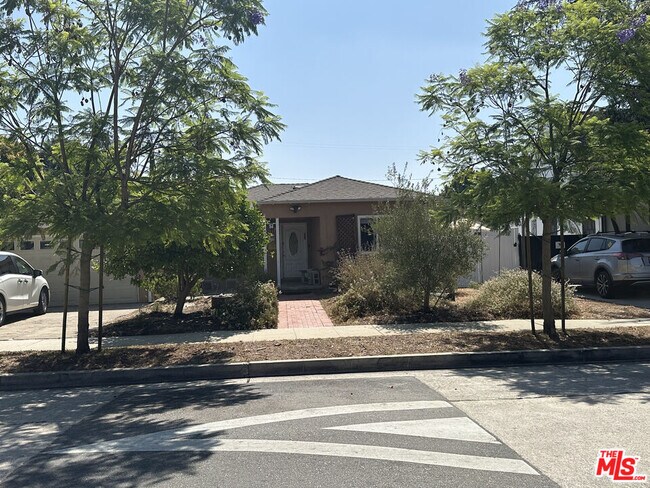 Building Photo - 6442 Wilkinson Ave