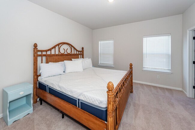 Building Photo - 4 Bedroom, 3.5 Bathroom Townhome in The Marshes at Cooper River - Charleston