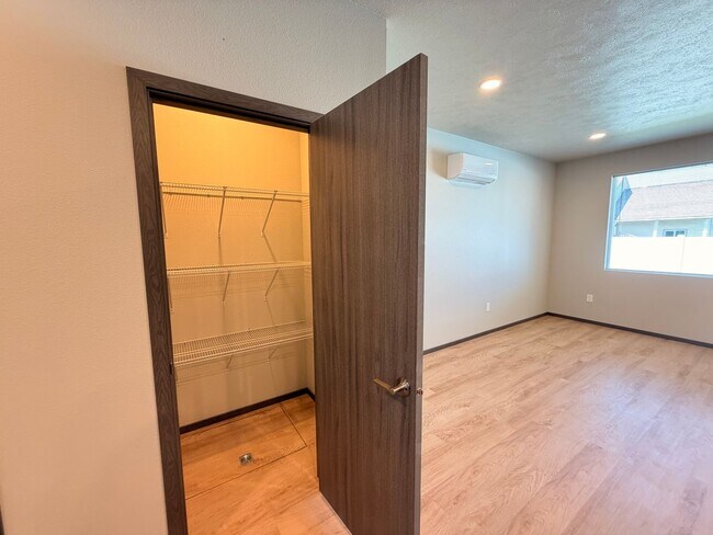 Building Photo - 4468 W 30th Ave