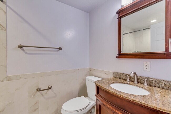 Building Photo - 8637 Goldenrain Cir