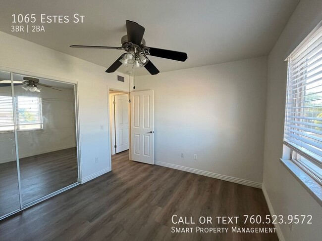 Building Photo - 1065 Estes St