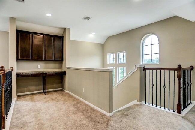 Building Photo - 9238 Solvista Pass Ln
