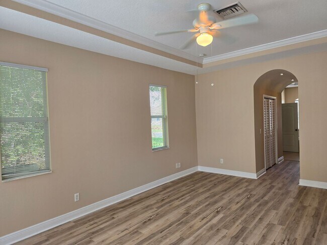 Building Photo - Tropical Hideaway